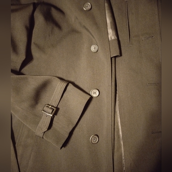 Coats - Picture 9 of 11